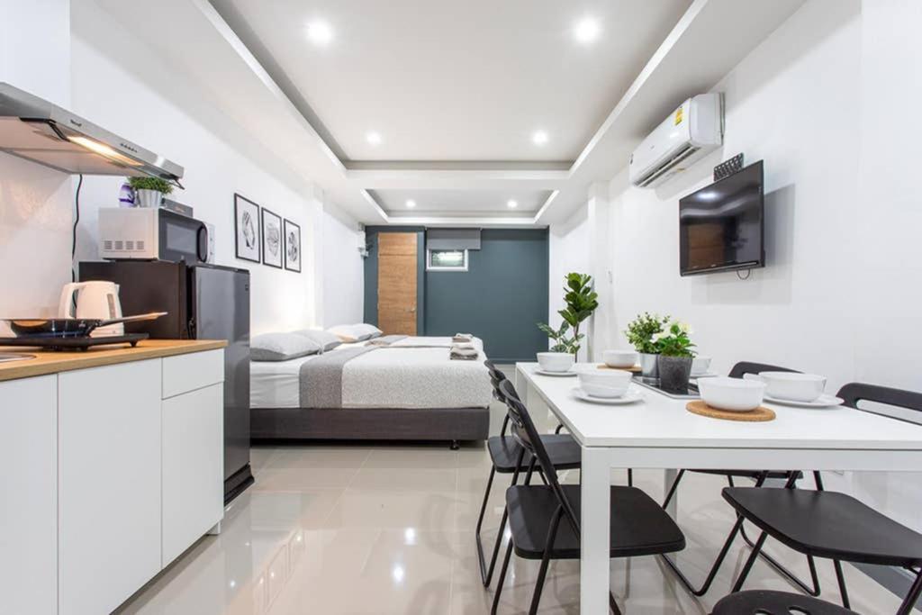 P1 Silom Pan Large Room Full Kitchen Wifi 4-6Pax Bangkok Eksteriør bilde
